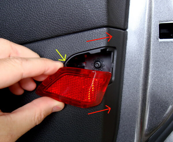 Как самостоятельно разобрать обшивку дверей на Ford Focus 2